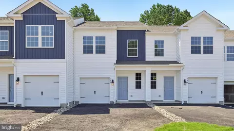 202 Derby Dr, Coatesville, PA 19320