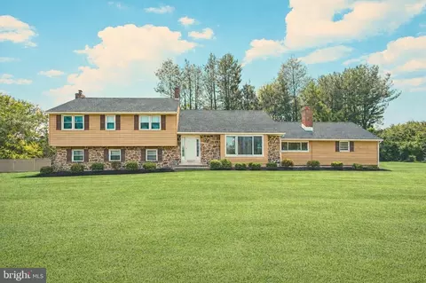 316 Maple Dr, Kennett Square, PA 19348