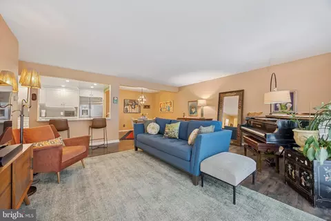 134 Drummers Ln #134, Wayne, PA 19087