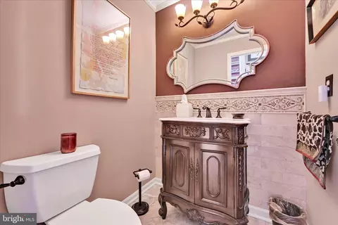 Bath - 4 Knox Ct, Chesterbrook, PA 19087 photo 1 of 4
