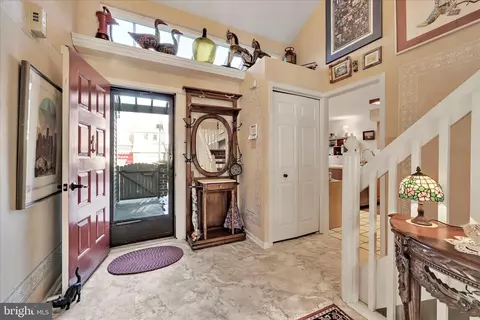 Entry Way - 4 Knox Ct, Chesterbrook, PA 19087 photo 1 of 4