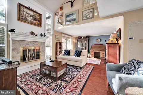 Living - 4 Knox Ct, Chesterbrook, PA 19087 photo 1 of 2