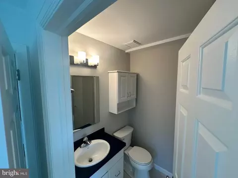 Bath - 1430 Washington Pl, Chesterbrook, PA 19087 photo 1 of 4