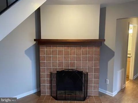 Living - 1430 Washington Pl, Chesterbrook, PA 19087 photo 2 of 6