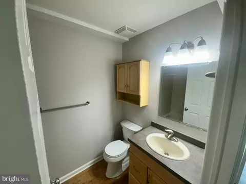 Bath - 1430 Washington Pl, Chesterbrook, PA 19087 photo 3 of 4