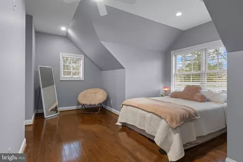 Bedroom - 152 Hunters Ln, Devon, PA 19333 photo 6 of 8