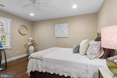 Bedroom - 152 Hunters Ln, Devon, PA 19333 photo 4 of 8
