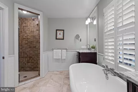 Bath - 152 Hunters Ln, Devon, PA 19333 photo 2 of 7