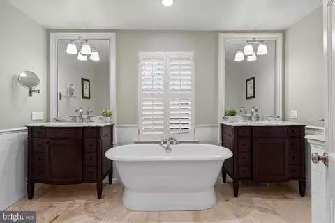Bath - 152 Hunters Ln, Devon, PA 19333 photo 1 of 7