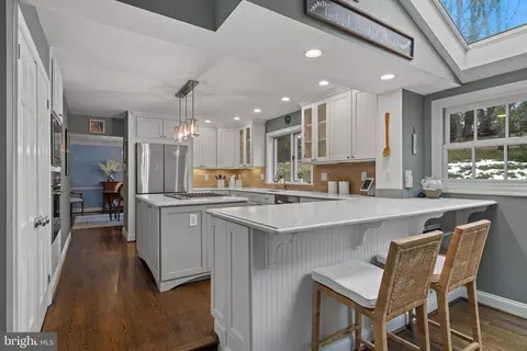 Kitchen - 152 Hunters Ln, Devon, PA 19333 photo 1 of 5