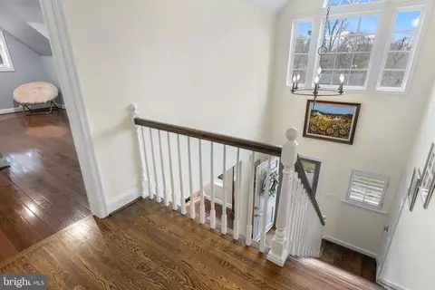 Entry Way - 152 Hunters Ln, Devon, PA 19333 photo 7 of 9
