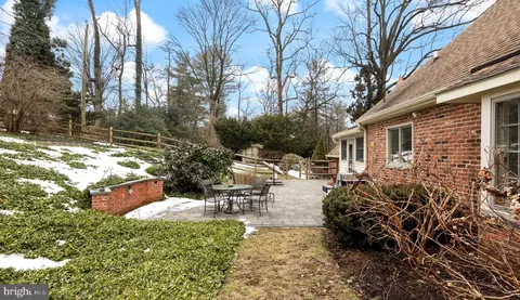 Exterior - 152 Hunters Ln, Devon, PA 19333 photo 8 of 8
