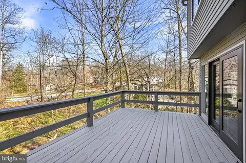Exterior - 634 Twin Bridge Dr, Wayne, PA 19087 photo 3 of 8
