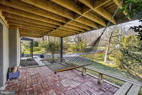 Exterior - 634 Twin Bridge Dr, Wayne, PA 19087 photo 6 of 8