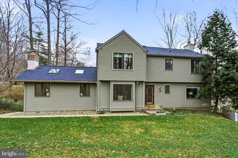 Exterior - 634 Twin Bridge Dr, Wayne, PA 19087 photo 2 of 8