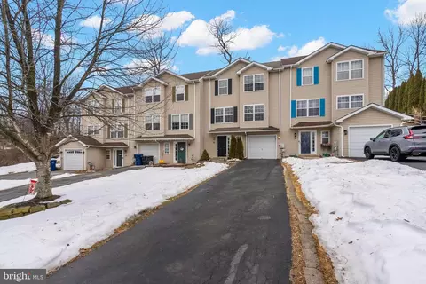 45 Pinckney Dr, Coatesville, PA 19320