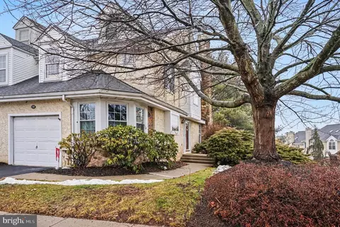 1706 Coventry Pointe Ln, Pottstown, PA 19465