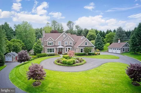 39 Wyndemere Lake Dr, Chester Springs, PA 19425