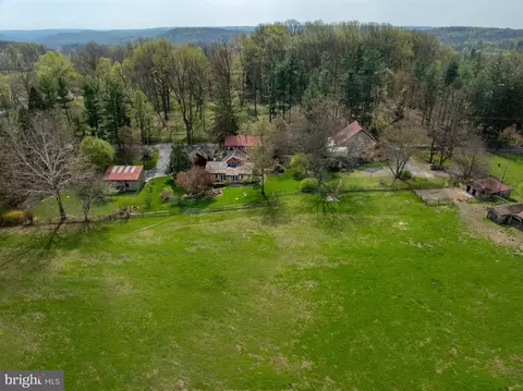 1169 Saint Matthews Rd, Chester Springs, PA 19425