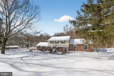 51 Oakland Dr, Downingtown, PA 19335