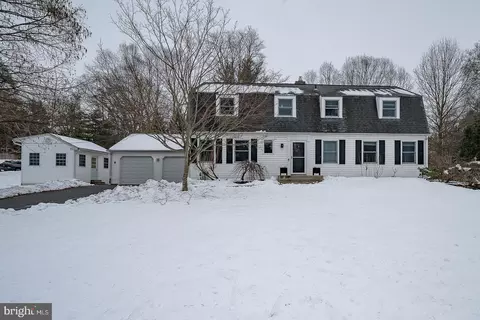 1324 Karen Ln, Wayne, PA 19087