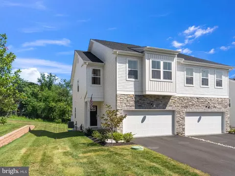 729 Hunsberger Rd, Spring City, PA 19475