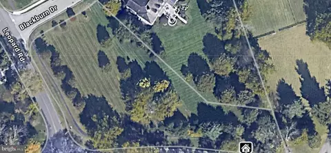 1304 Sugartown Rd, Berwyn, PA 19312