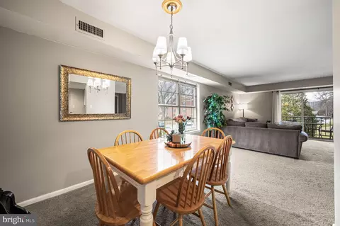 Dining - 275 Drummers Ln #275, Wayne, PA 19087 photo 1 of 3
