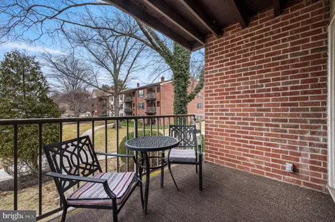 Exterior - 275 Drummers Ln #275, Wayne, PA 19087 photo 3 of 3