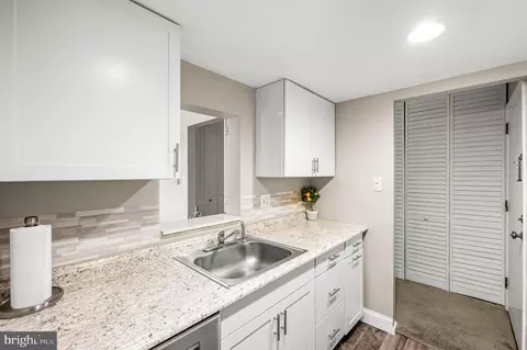 Kitchen - 275 Drummers Ln #275, Wayne, PA 19087 photo 2 of 3