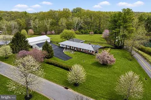875 Locust Grove Rd, West Chester, PA 19382