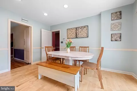 Dining - 714 Gulph, Wayne, PA 19087 photo 3 of 4