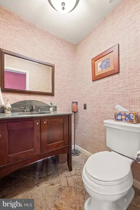 Bath - 714 Gulph, Wayne, PA 19087 photo 4 of 4