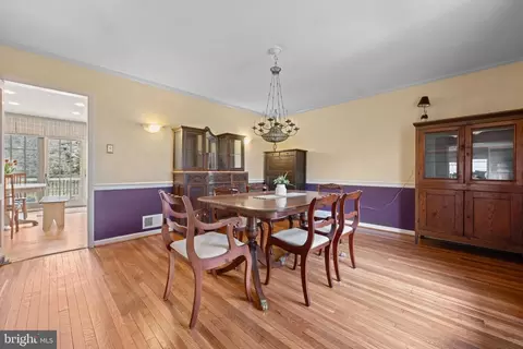 Dining - 714 Gulph, Wayne, PA 19087 photo 2 of 4
