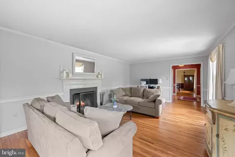 Living - 714 Gulph, Wayne, PA 19087 photo 3 of 3