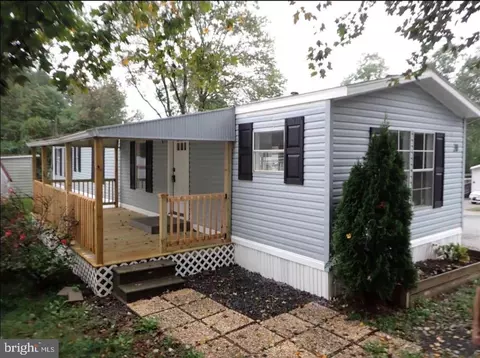 20 Maplewood Dr, Coatesville, PA 19320