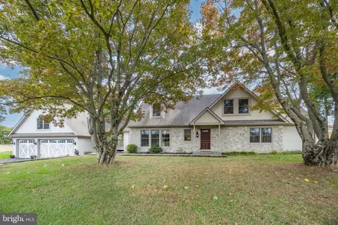 850 Sugars Bridge Rd, West Chester, PA 19380