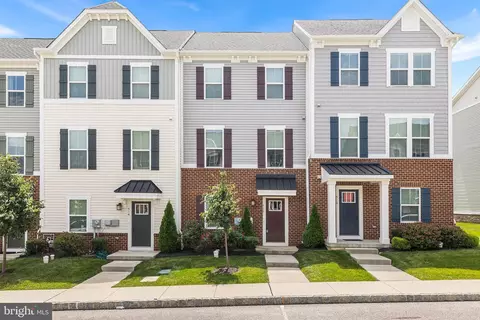 612 Holywell Dr, Malvern, PA 19355