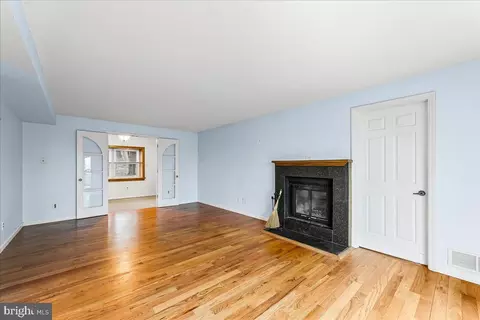 Living - 720 Brainerd Rd, Exton, PA 19341 photo 5 of 7