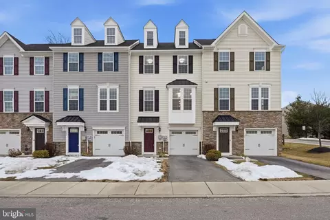 106 Cricket Dr, Malvern, PA 19355