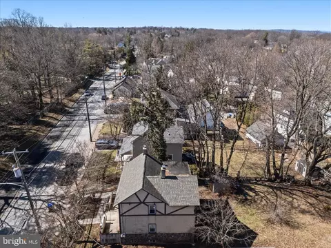 View/Area - 966 Upper Gulph Rd, Wayne, PA 19087 photo 3 of 5