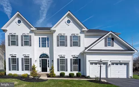 212 Eagle Glen Dr, Coatesville, PA 19320