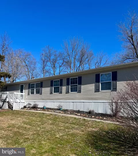 10 Circle Dr, Nottingham, PA 19362