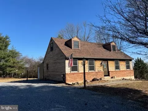 202 Rebecca Ln, Coatesville, PA 19320