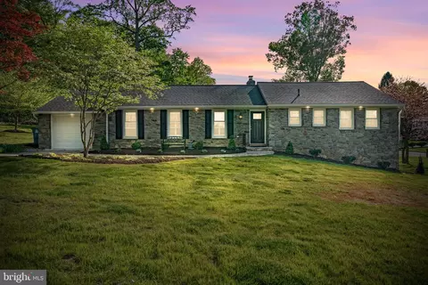 828 Mystery Ln, West Chester, PA 19382