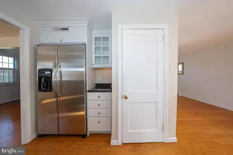 Entry Way - 128 Homestead Rd, Wayne, PA 19087 photo 3 of 5