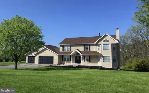 1013 W Bridge St, Spring City, PA 19475