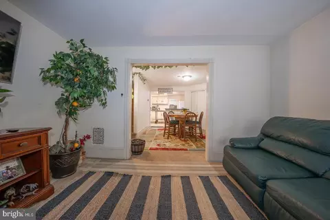 Entry Way - 40 Grove Ave, Devon, PA 19333 photo 4 of 9