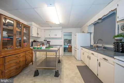 Kitchen - 40 Grove Ave, Devon, PA 19333 photo 1 of 1