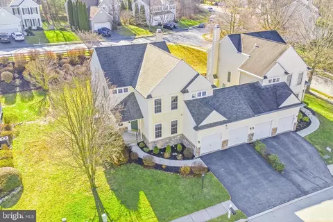 902 Chiswell Dr, Downingtown, PA 19335